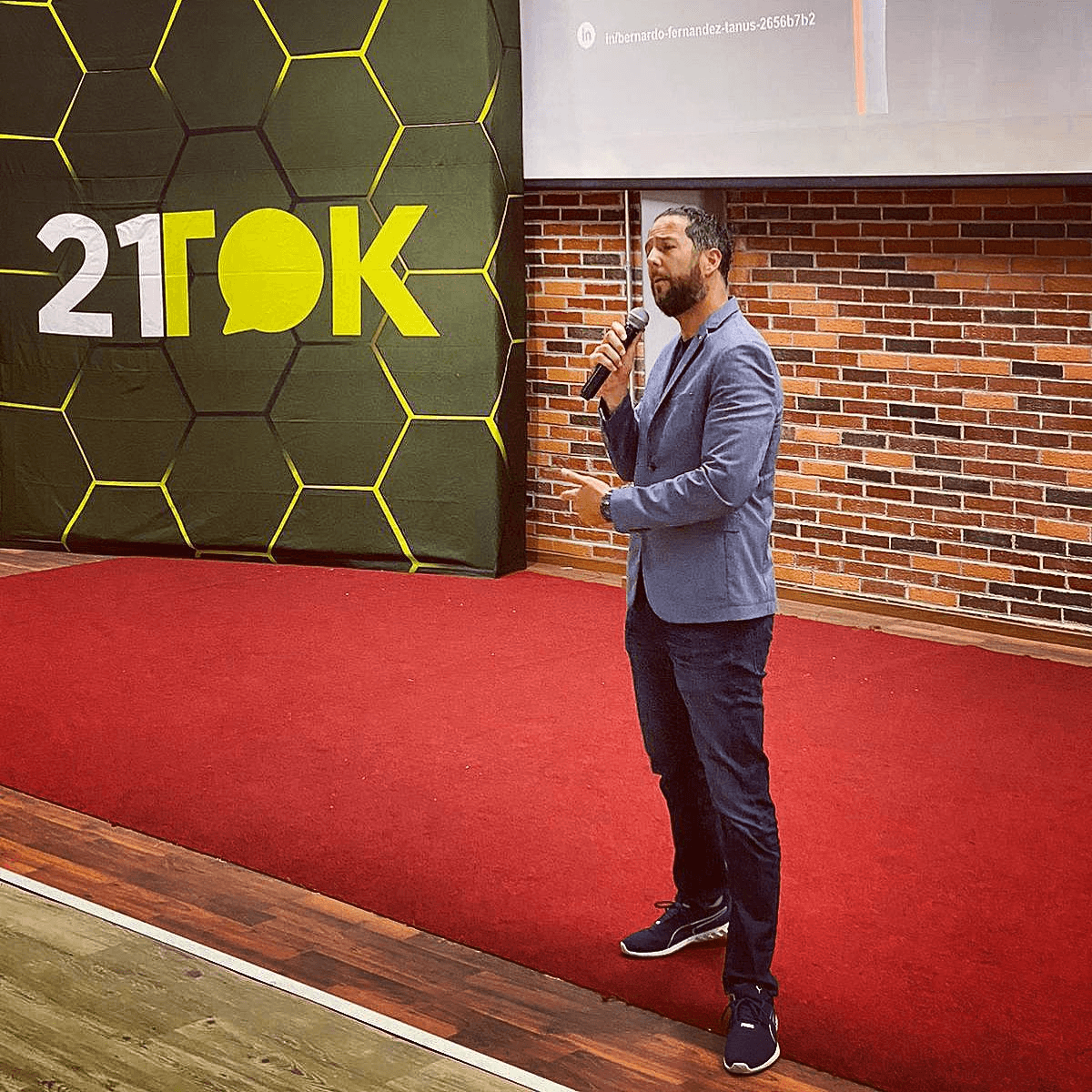 Bernardo Feta en evento 21TOK
